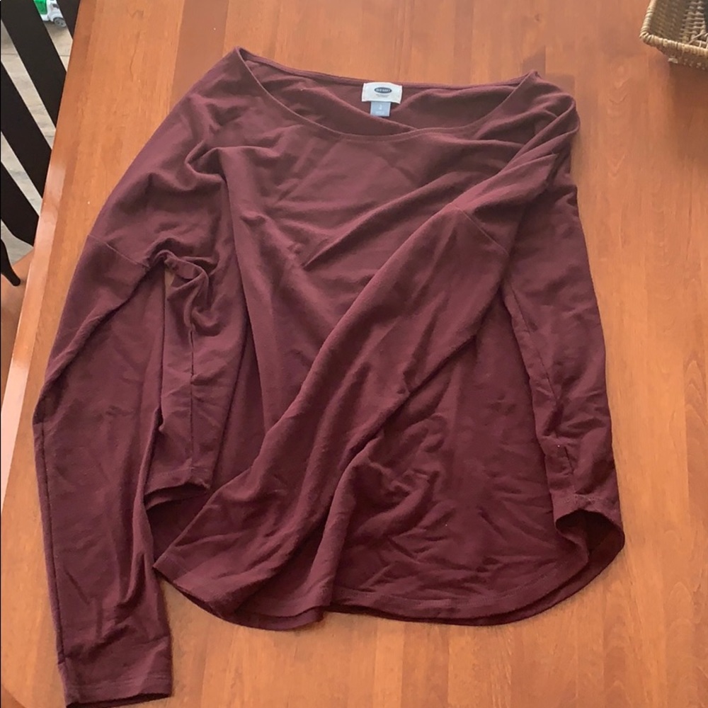 Maroon basic long sleeve tee